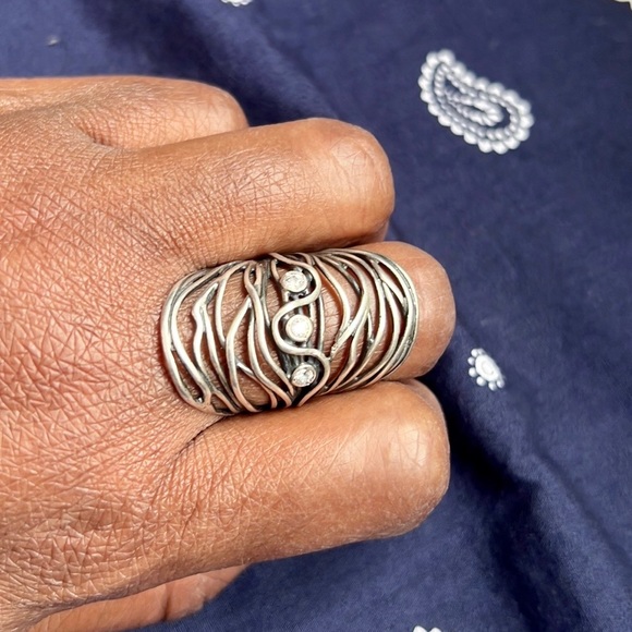 Sterling Silver Ring with Cubic Zirconias - Picture 3 of 9